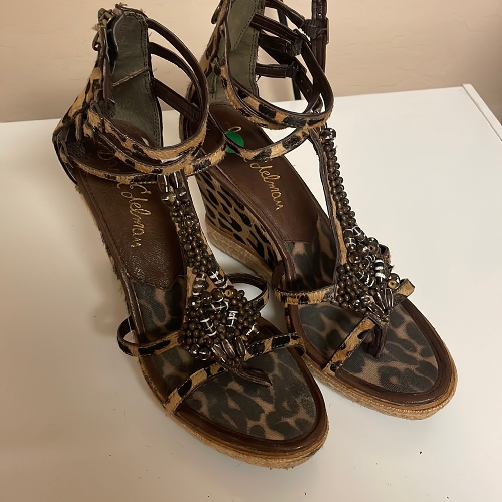 Beautiful, leopard print out Sam Edelman, espadrille sandals
